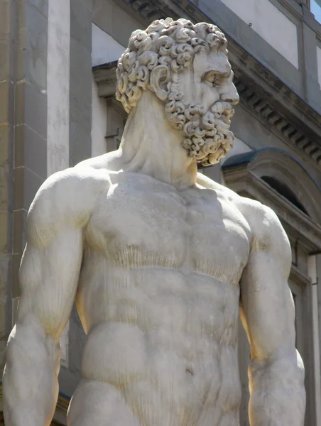 Herkül ve Floransa Kakus heykeli. Tuscany sanatı