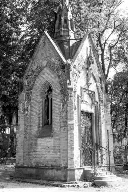 Mezarlık eski kilise