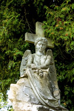 Muzdarip bir melek heykeli