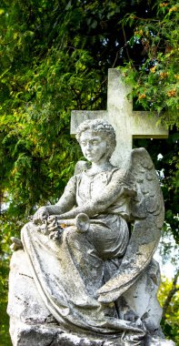 Muzdarip bir melek heykeli