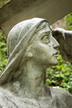 Meryem Ana ölü oğul tutar