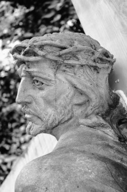 İsa'nın yüzüne yakın çekim. Acı ve ağrı.