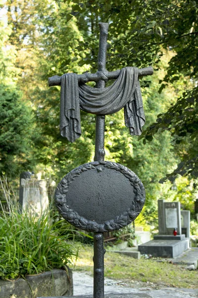 묘지에 십자가 — 스톡 사진