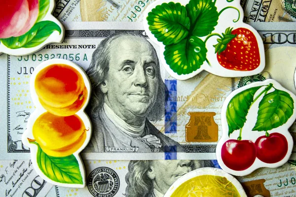 Αμερικανικά Δολάρια Και Εικόνες Των Φρούτων — Φωτογραφία Αρχείου