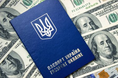 Amerikan Doları ve Ukrayna pasaportu