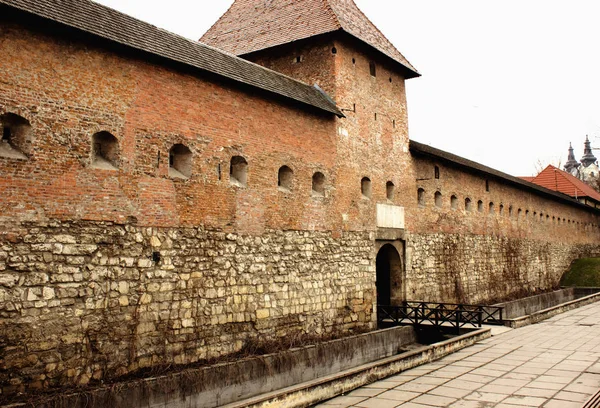 老城区的城墙 中世纪建筑 — 图库照片
