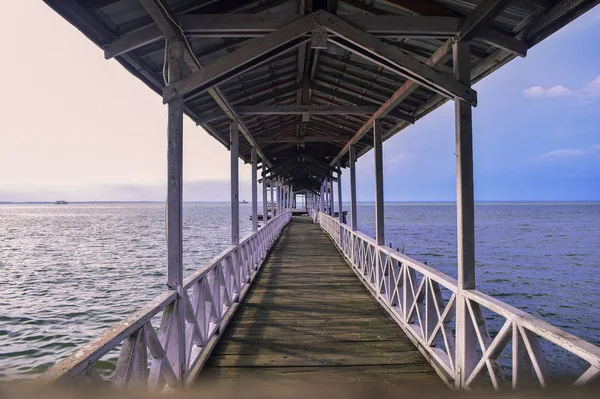 Stare Drewniane Molo Plaży — Zdjęcie stockowe