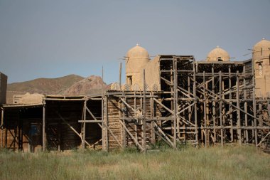 Ili nehri üzerindeki göçebeler şehri.