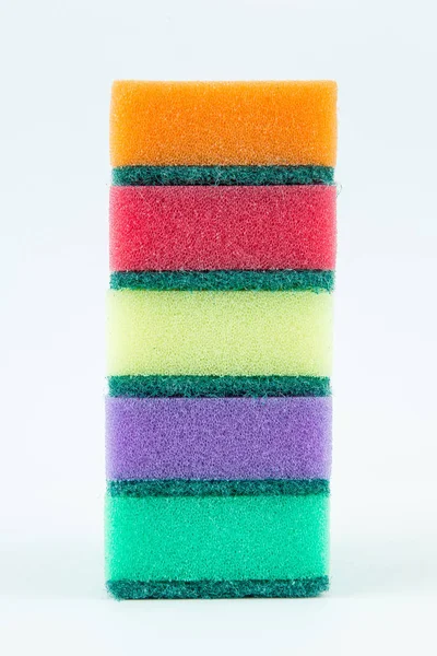 Éponges Multicolores Pour Laver Vaisselle Sur Fond Blanc Isolé — Photo