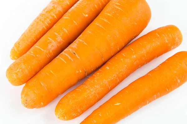 Zanahoria aislada sobre fondo blanco. Alimentación saludable, dieta — Foto de Stock