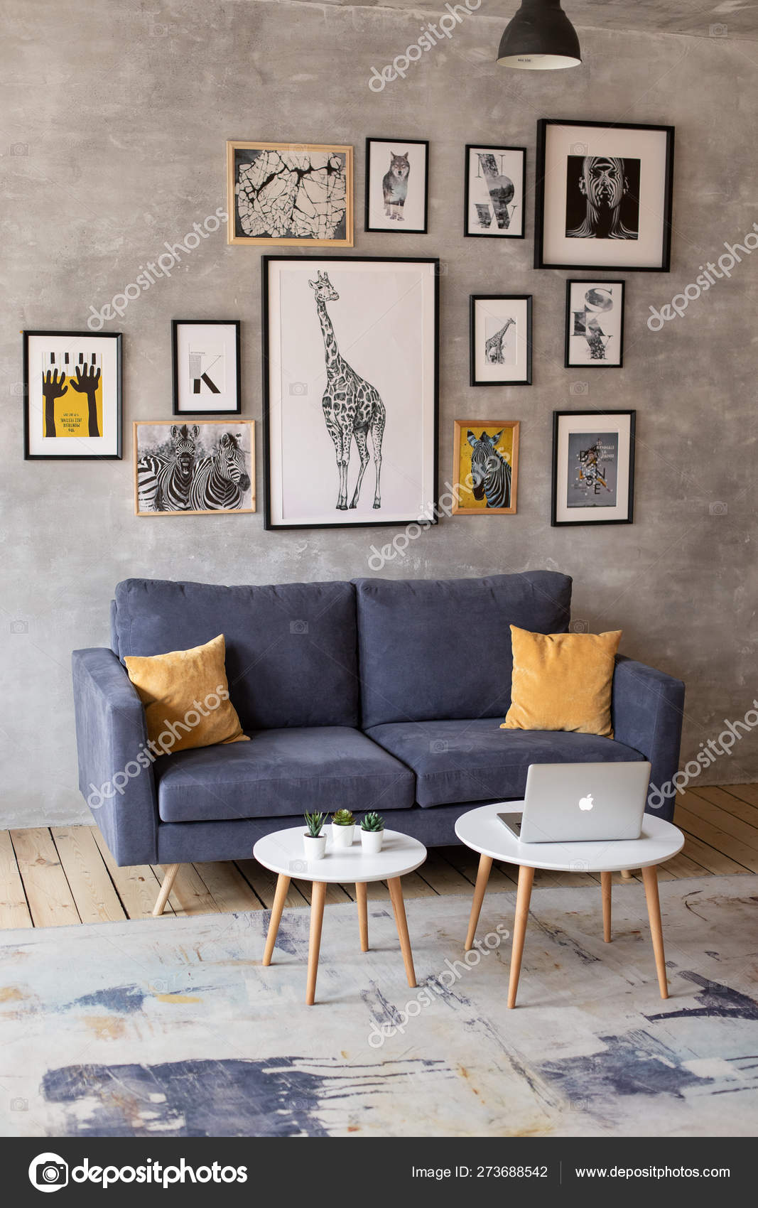 Nizhniy Novgorod Russland 5 April 2019 Fotostudio 2 8 Wohnzimmer Im Skandinavischen Stil Mit Postern An Der Wand Redaktionelles Stockfoto C Stock28studio 273688542