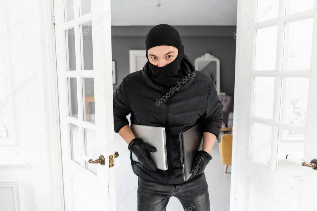 Robbers Fuck Wife Porn Pics