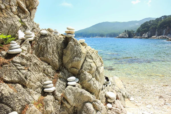 Güzel deniz manzarası. Primorye sahili, Rusya / Gamow Yarımadası