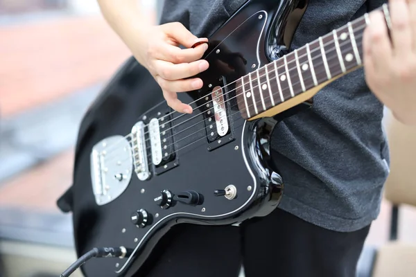 Homem Tocando Guitarra Músico — Fotografia de Stock