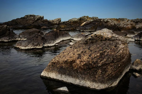 Einzigartige Steine Wasser Gudhjem Bornholm — Stockfoto