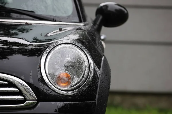 雨滴中的汽车 图库图片