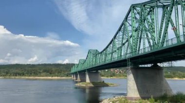 Wloclawek, Polonya 'daki Vistula nehri üzerindeki köprü.