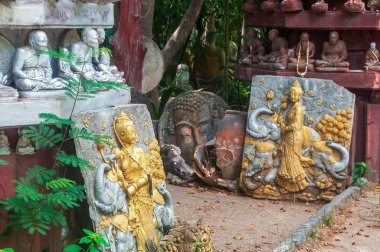 Terk edilmiş dini antika