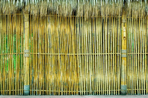 Bambusová Konstrukce Přírodní Zelená Bambusová Dřevěná Stěna Mnoha Bambusových Tyčí — Stock fotografie