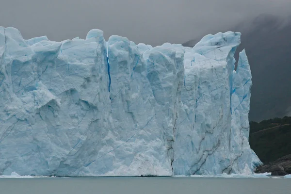 Los Glaciares Milli Parkı içinde Santa Cruz Eyaleti, Arjantin için yer bir buzul Perito Moreno Buzulu olduğunu. — Stok fotoğraf