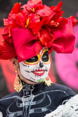 Moskova, Rusya - 29 Haziran 2018 : Moskova'da defile dia de muertos Mexico. Ölüler Günü Meksika'da ölüme komik bir tutum gösteren en popüler ve sıradışı tatil biridir.