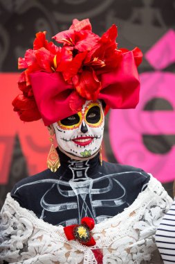 Moskova, Rusya - 29 Haziran 2018 : Moskova'da defile dia de muertos Mexico. Ölüler Günü Meksika'da ölüme komik bir tutum gösteren en popüler ve sıradışı tatil biridir.