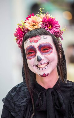 Moskova, Rusya - 29 Haziran 2018 : Moskova'da defile dia de muertos Mexico. Ölüler Günü Meksika'da ölüme komik bir tutum gösteren en popüler ve sıradışı tatil biridir.