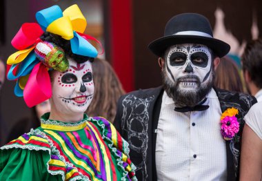 Moskova, Rusya - 29 Haziran 2018 : Moskova'da defile dia de muertos Mexico. Ölüler Günü Meksika'da ölüme komik bir tutum gösteren en popüler ve sıradışı tatil biridir.