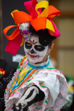 Moskova, Rusya - 29 Haziran 2018 : Moskova'da defile dia de muertos Mexico. Ölüler Günü Meksika'da ölüme komik bir tutum gösteren en popüler ve sıradışı tatil biridir.