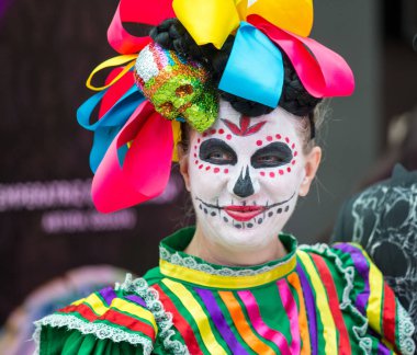 Moskova, Rusya - 29 Haziran 2018 : Moskova'da defile dia de muertos Mexico. Ölüler Günü Meksika'da ölüme komik bir tutum gösteren en popüler ve sıradışı tatil biridir.