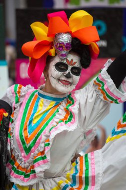 Moskova, Rusya - 29 Haziran 2018 : Moskova'da defile dia de muertos Mexico. Ölüler Günü Meksika'da ölüme komik bir tutum gösteren en popüler ve sıradışı tatil biridir.