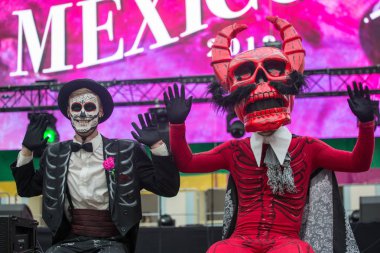 Moskova, Rusya - 29 Haziran 2018 : Moskova'da defile dia de muertos Mexico. Ölüler Günü Meksika'da ölüme komik bir tutum gösteren en popüler ve sıradışı tatil biridir.