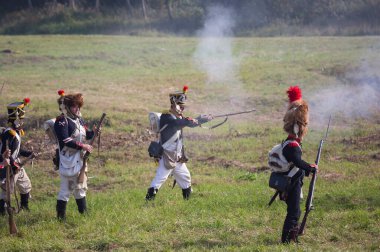 Borodino köyü, Moskova bölgesi Rusya - 02.09.2018: Rus ve Fransız kuvvetleri arasında 1812 yılında Borodino Savaşı 'nın yeniden inşası.