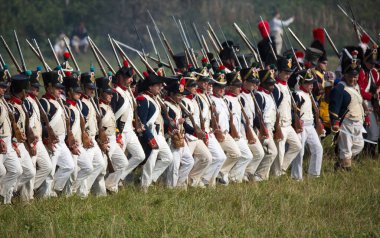 Borodino köyü, Moskova bölgesi Rusya - 02.09.2018: Rus ve Fransız kuvvetleri arasında 1812 yılında Borodino Savaşı 'nın yeniden inşası.