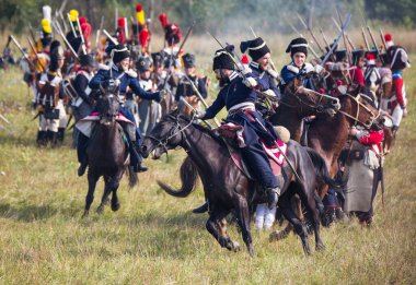 Borodino köyü, Moskova bölgesi Rusya - 02.09.2018: Rus ve Fransız kuvvetleri arasında 1812 yılında Borodino Savaşı 'nın yeniden inşası.