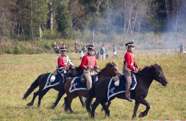 Borodino köyü, Moskova bölgesi Rusya - 02.09.2018: Rus ve Fransız kuvvetleri arasında 1812 yılında Borodino Savaşı 'nın yeniden inşası.