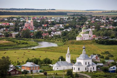Eski Suzdal kasabası. Saygıdeğer 'in çan kulesinden görüntü. Rusya 'nın altın yüzüğü. Vladimir bölgesi.