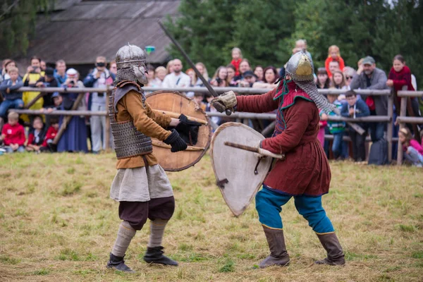 Torzhok Rusia Agosto 2020 Reconstrucción Una Batalla Medieval Con Participación —  Fotos de Stock