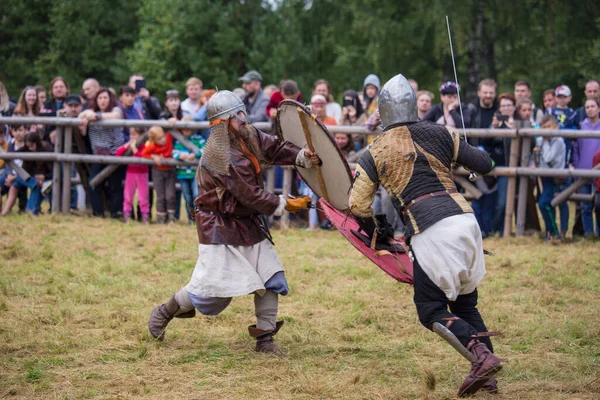 Torzhok Rusia Agosto 2020 Reconstrucción Una Batalla Medieval Con Participación — Foto de Stock