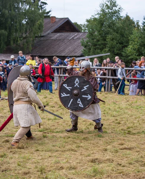 Torzhok Rusia Agosto 2020 Reconstrucción Una Batalla Medieval Con Participación —  Fotos de Stock