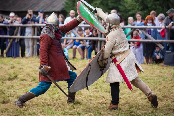 Torzhok Rusia Agosto 2020 Reconstrucción Una Batalla Medieval Con Participación —  Fotos de Stock