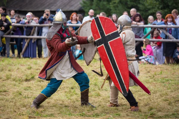 Torzhok Rusia Agosto 2020 Reconstrucción Una Batalla Medieval Con Participación —  Fotos de Stock