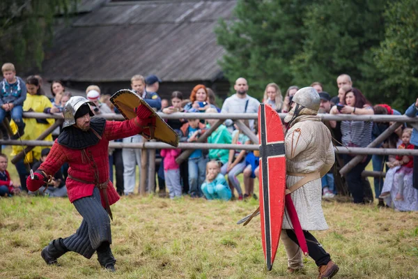 Torzhok Rusia Agosto 2020 Reconstrucción Una Batalla Medieval Con Participación — Foto de Stock