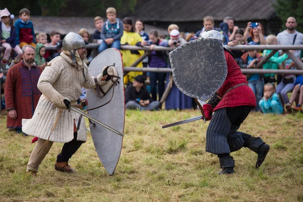 Torzhok Russia August 2020 Reconstruction Medieval Battle Participation Many Extras — Stock Photo, Image