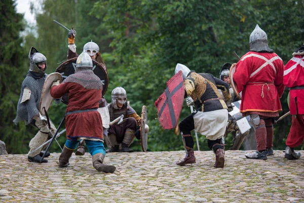 Torzhok Ryssland Augusti 2020 Rekonstruktion Medeltida Strid Med Deltagande Många Royaltyfria Stockbilder