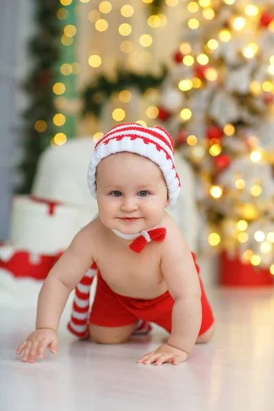 Babyjongen Buurt Van Kerstboom — Stockfoto