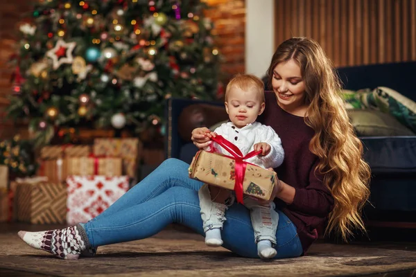 Bella Madre Con Suo Bambino Figlio Festa Natale — Foto Stock