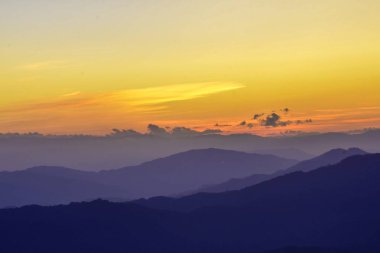 Gün batımı Doi Chang Mub, Mae Fa Luang, Chiang Rai, Tayland 