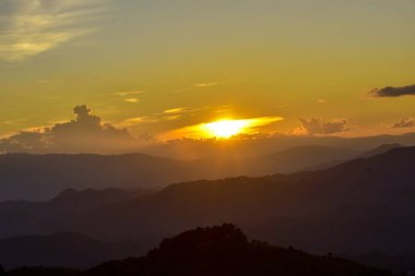 Gün batımı Doi Chang Mub, Mae Fa Luang, Chiang Rai, Tayland