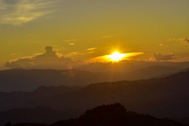 Gün batımı Doi Chang Mub, Mae Fa Luang, Chiang Rai, Tayland